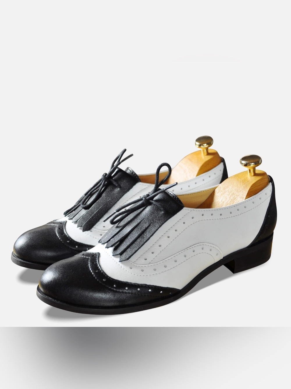 Julia Bo Two-Tone Spectator Oxfords with Fringe Size 39